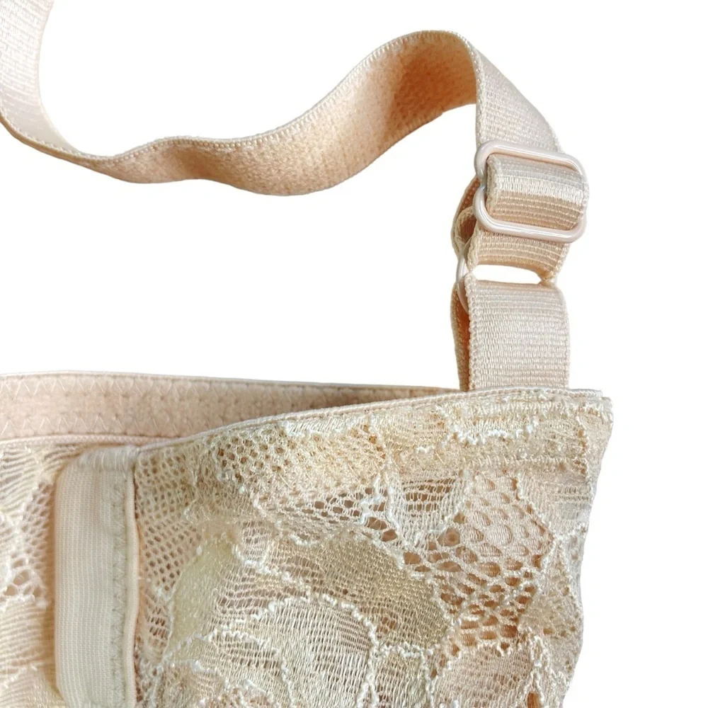 Wacoal Seasonal Fashion Lace Cream Contour Underwire Padded Bra (Size‎ 34B)